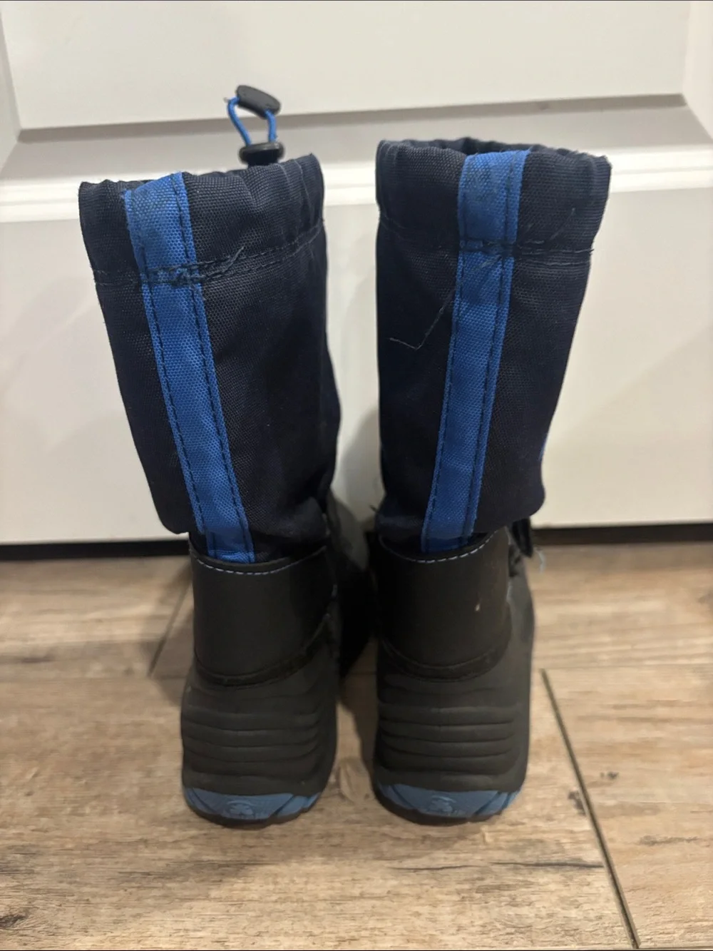 Kamik Kids Snow Boots in Navy and Black with Blue Accents Size 1